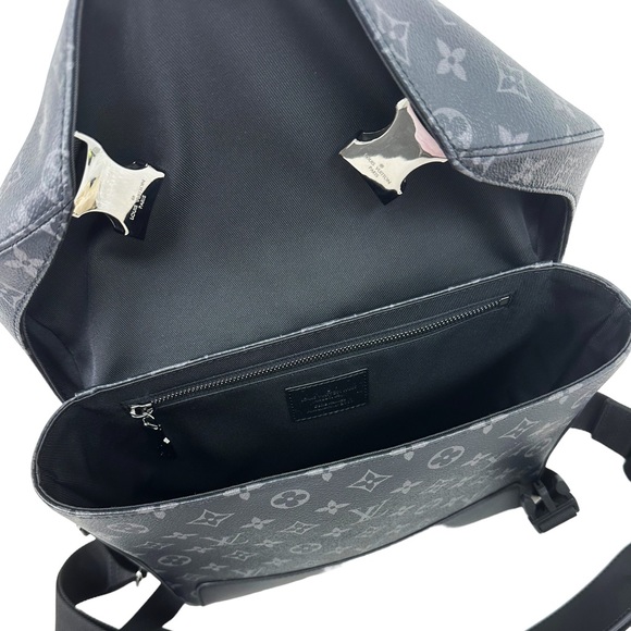 Louis Vuitton Men’s Messenger Voyage Pm Shoulder Bag Monogram Eclipse Black Gray - Picture 9 of 9